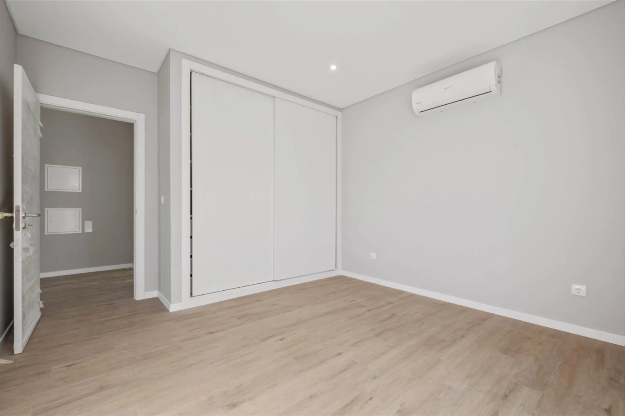M802 Bedroom