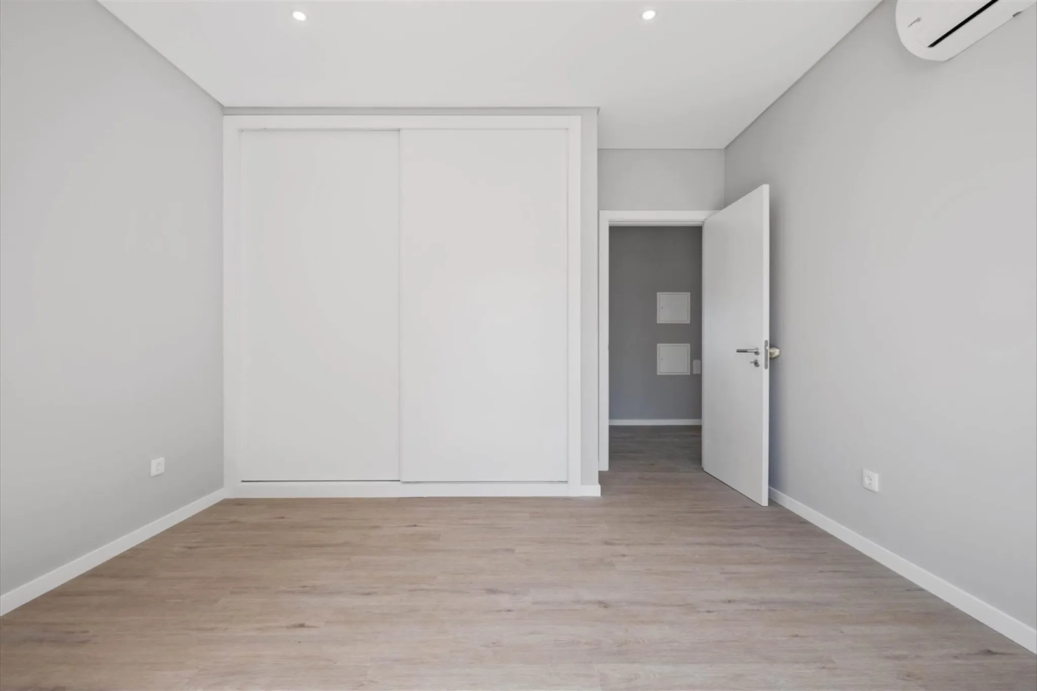M802 Bedroom