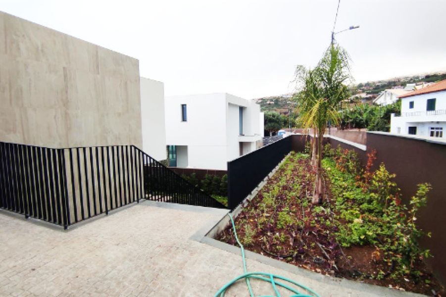 M814 Garden