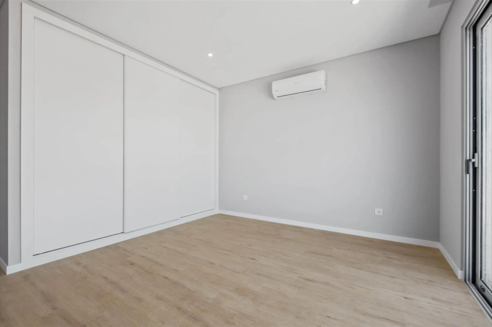 M802 Bedroom