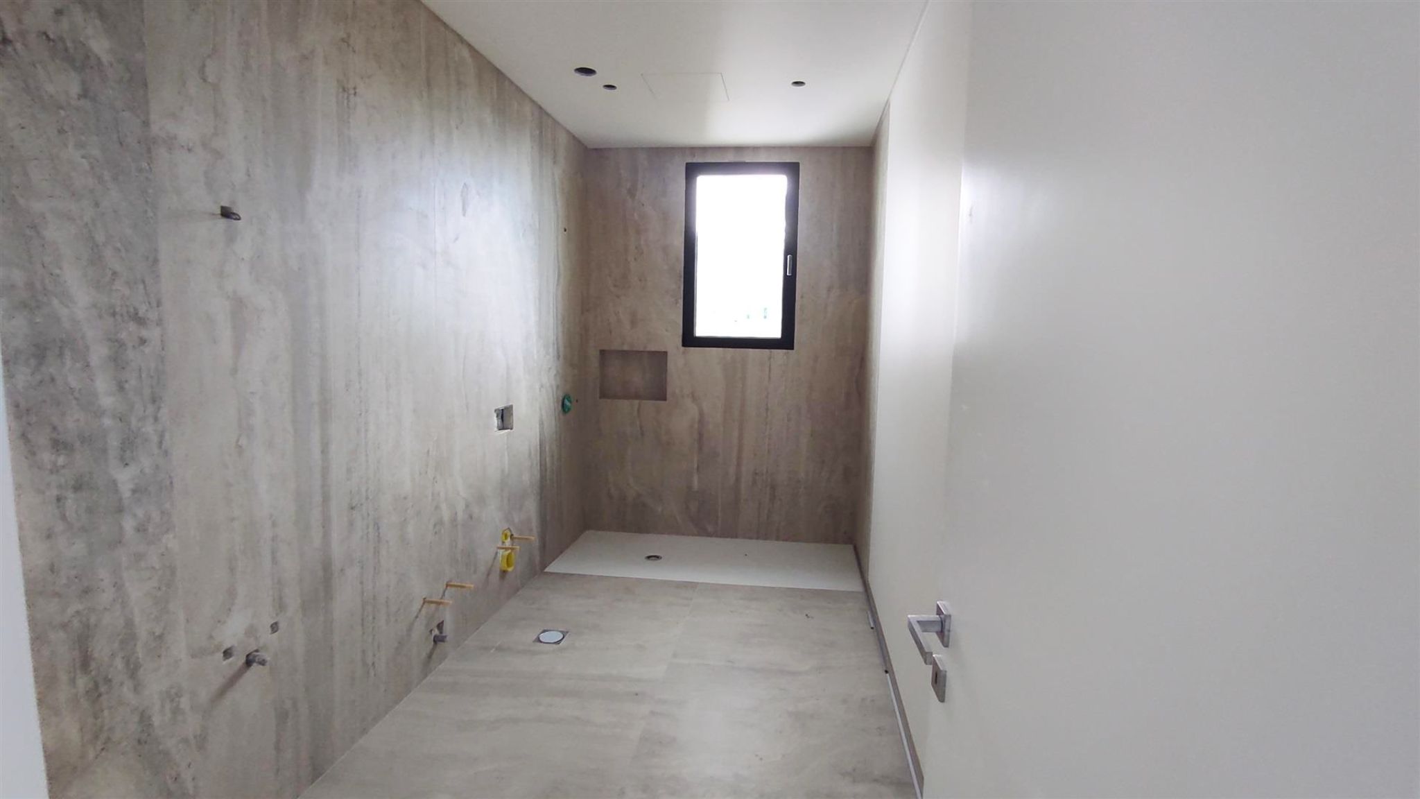 M814 Bathroom