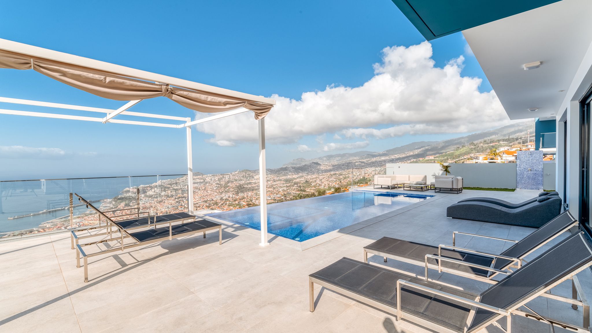 M543 Terrace with view over Funchal