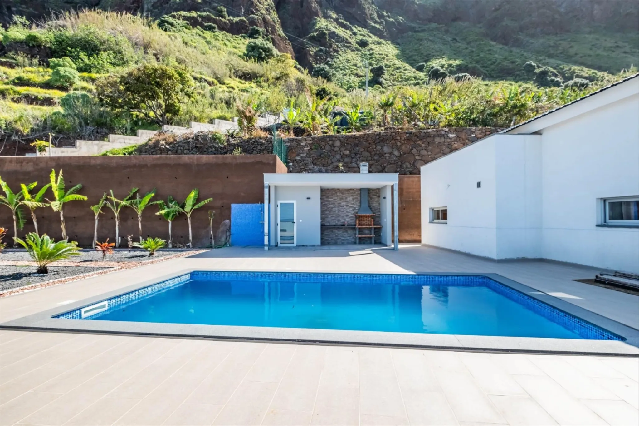 M802 Poolterrace