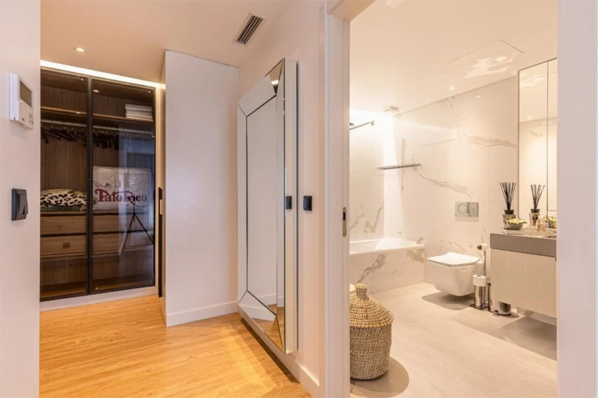 M801 Bedroom