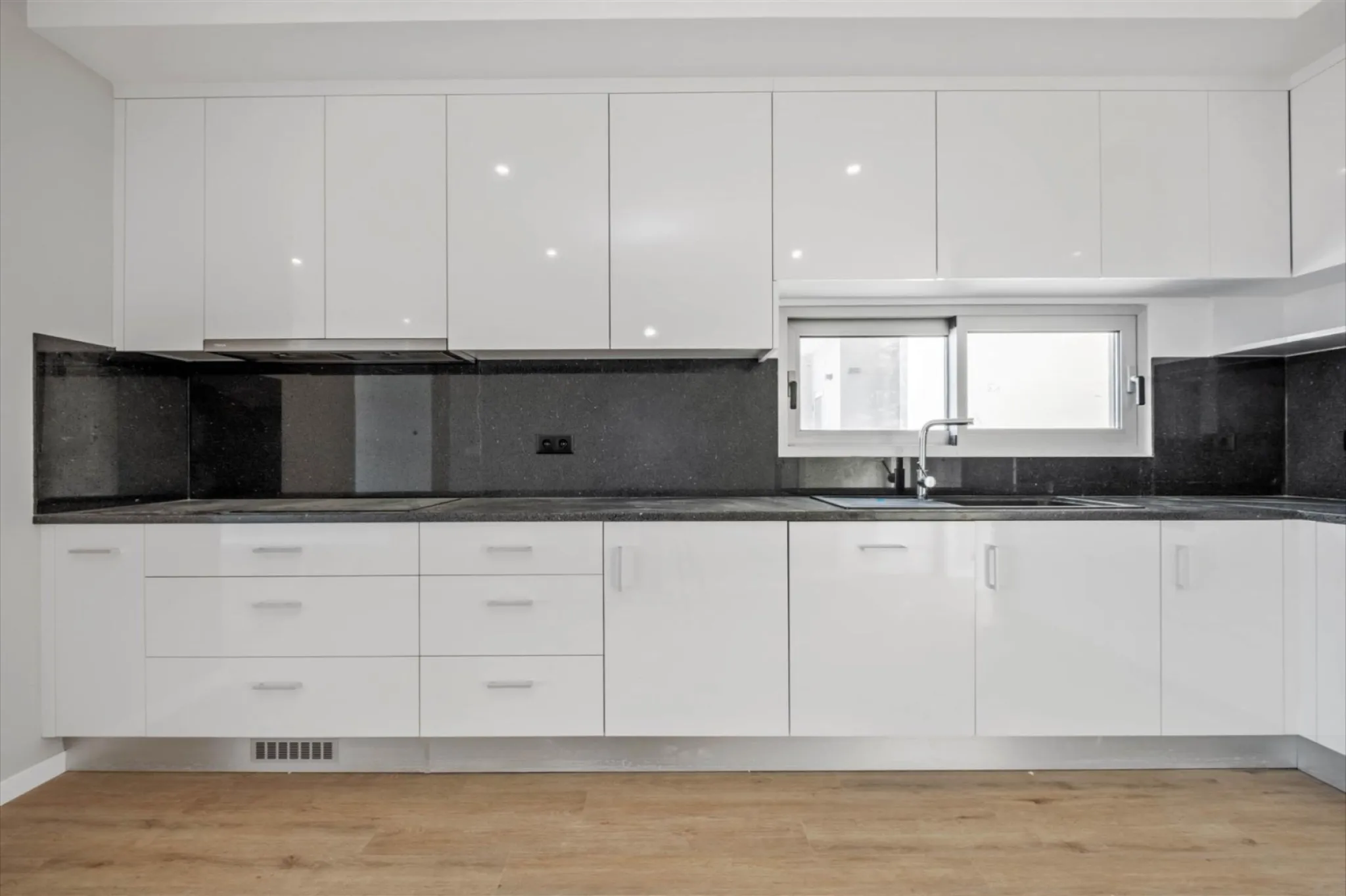 M802 Kitchen