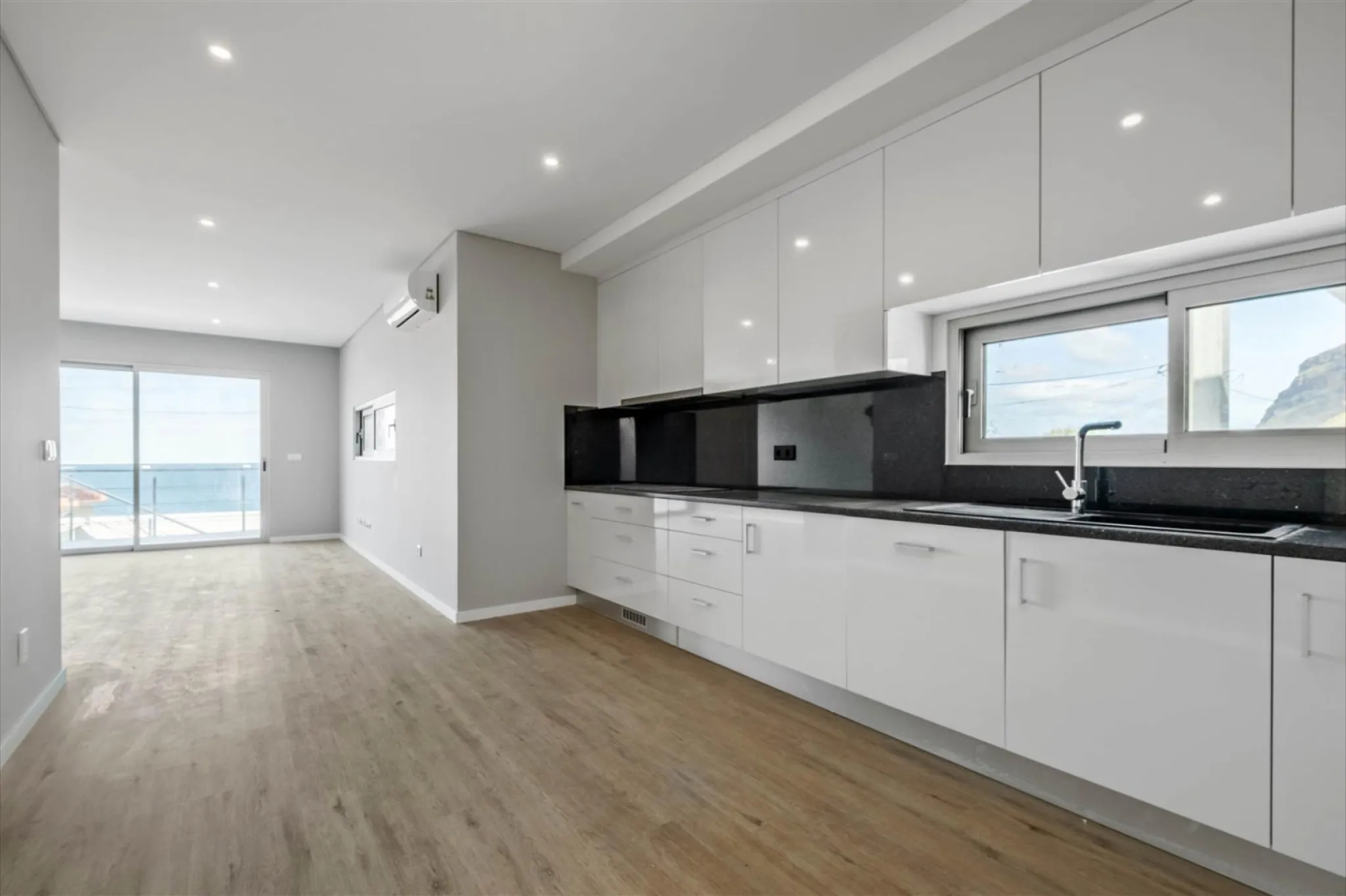 M802 Kitchen