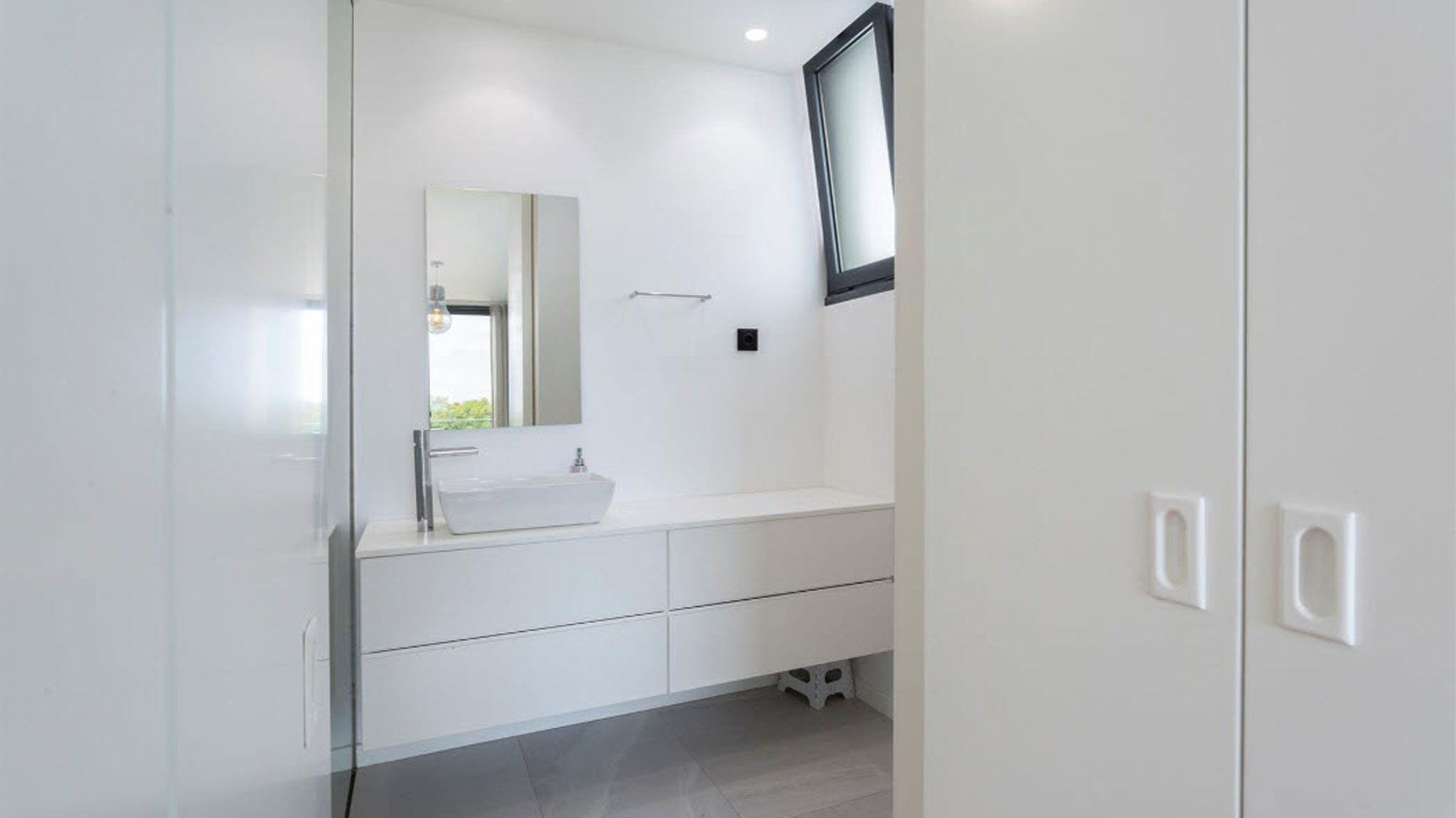 M546 Bathroom