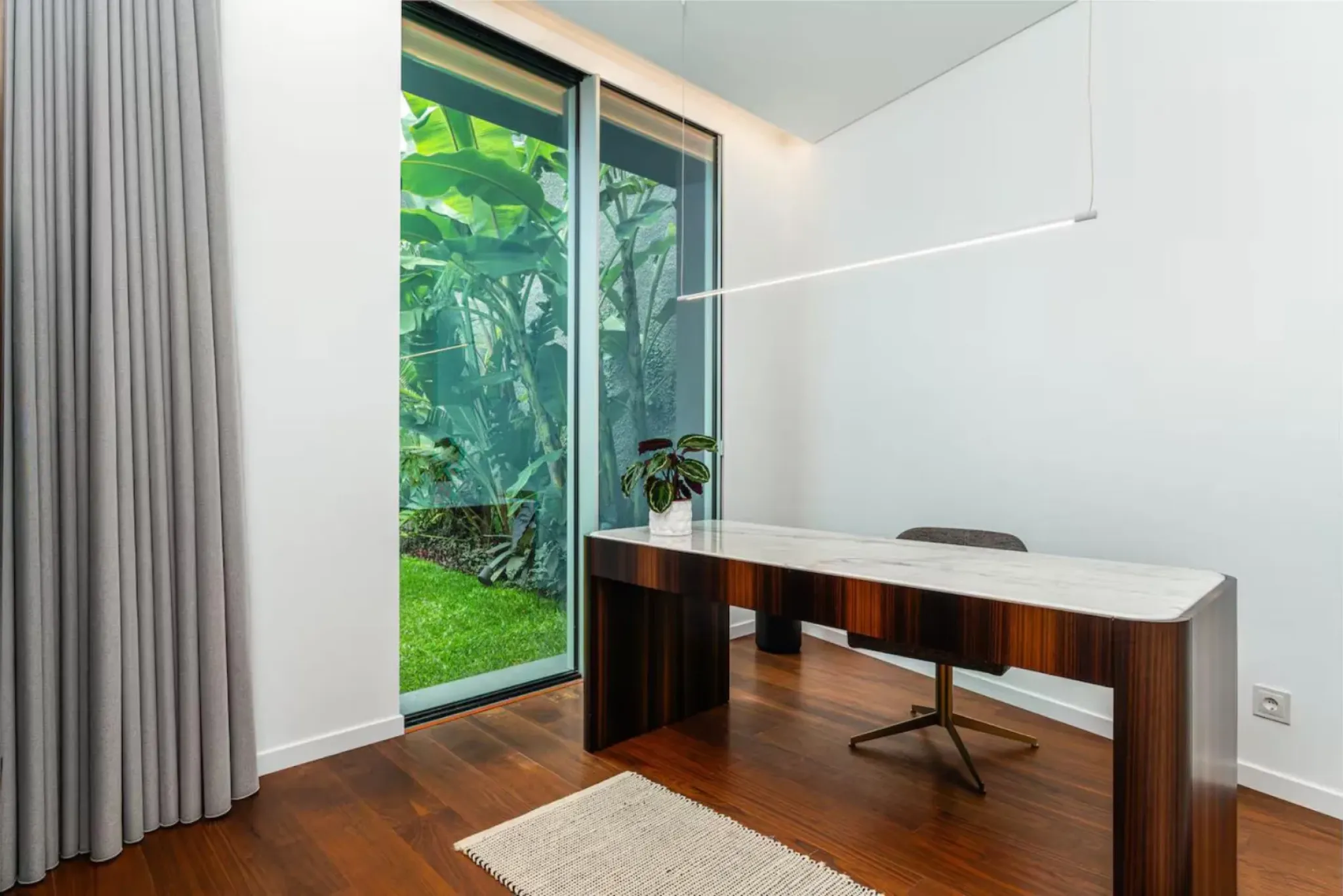 M804 Office