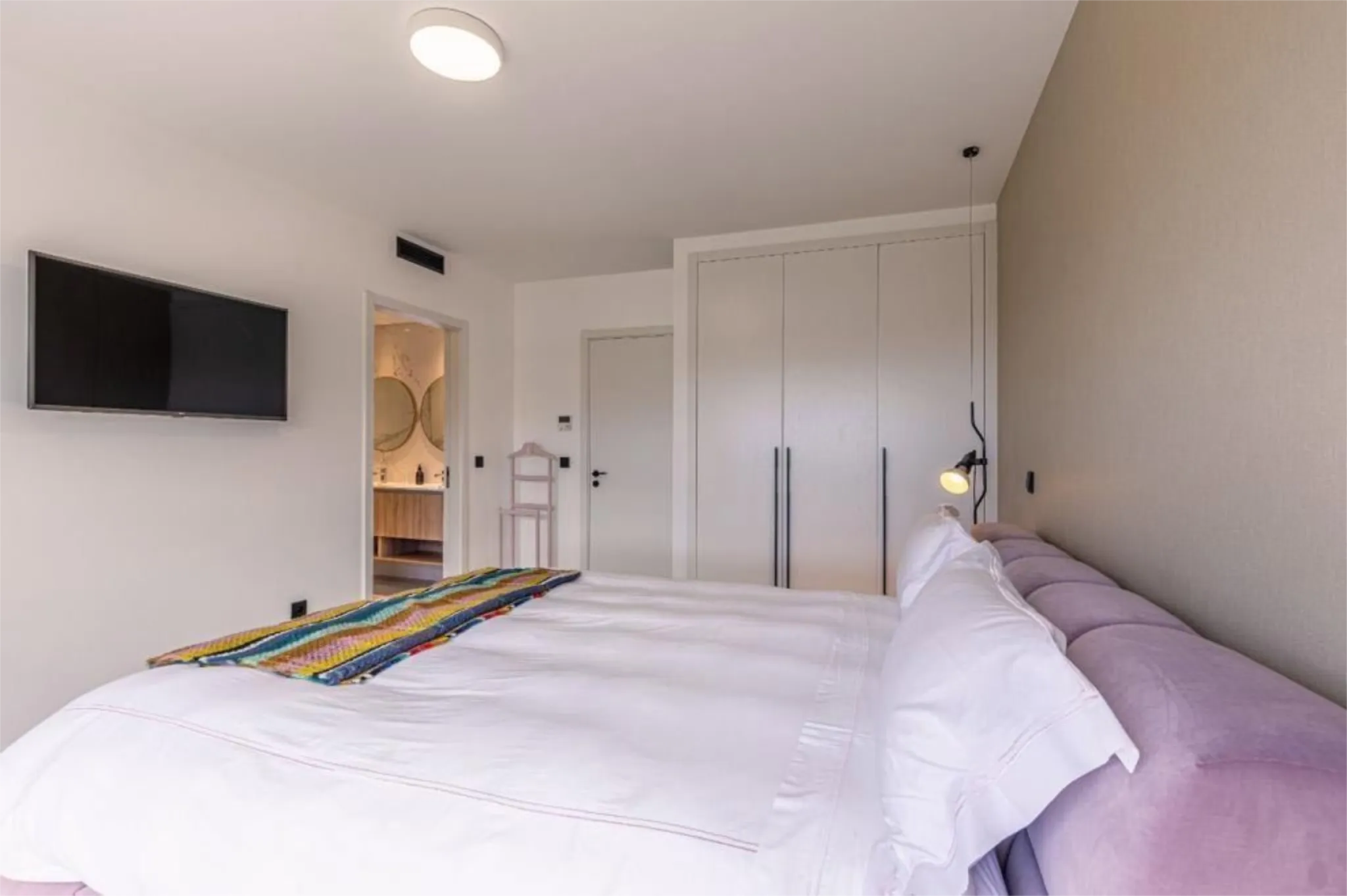 M801 Bedroom