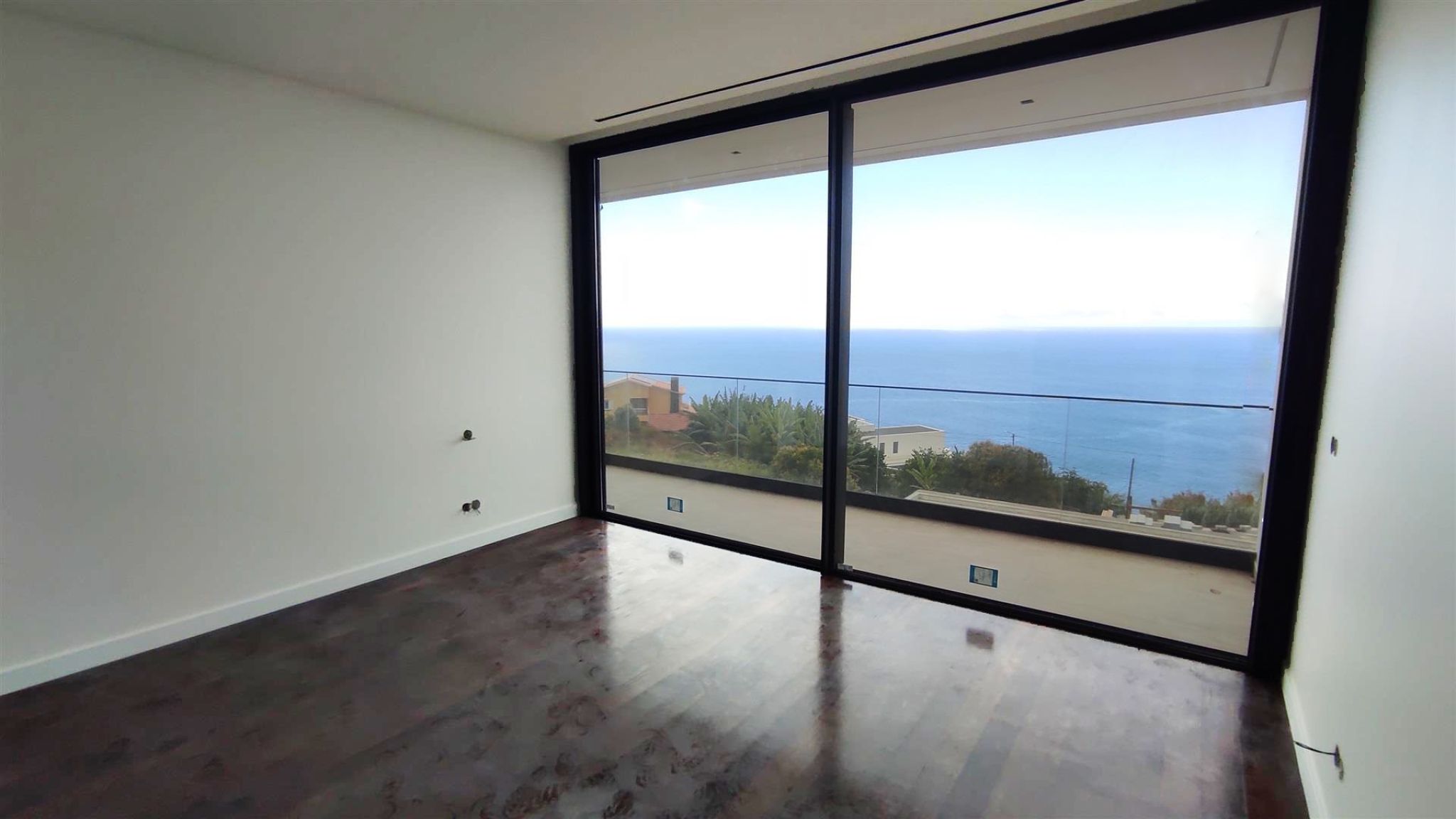 M814 Bedroom