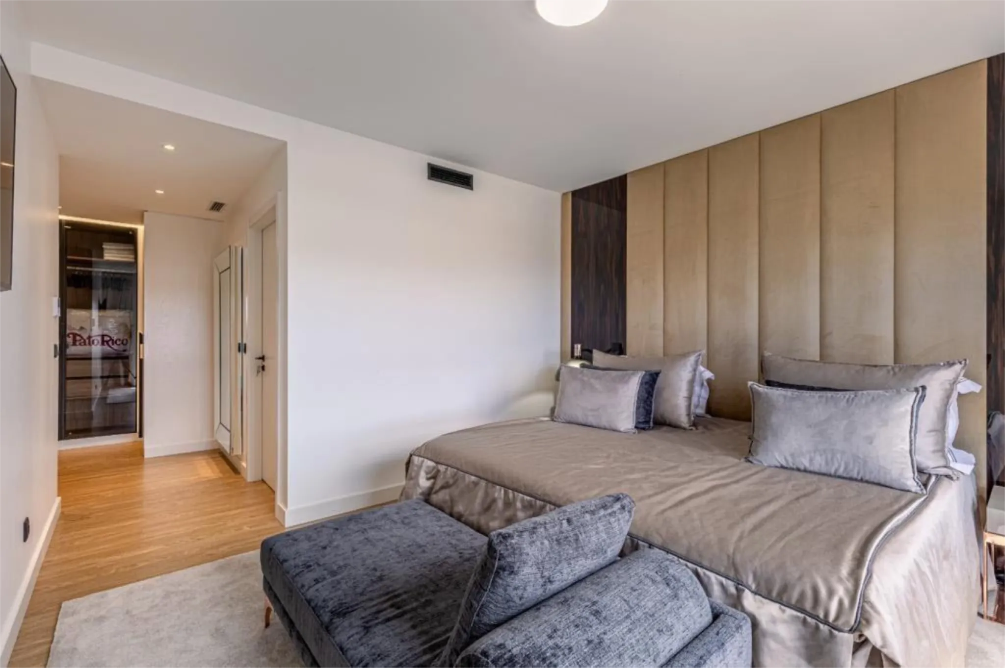 M801 Bedroom